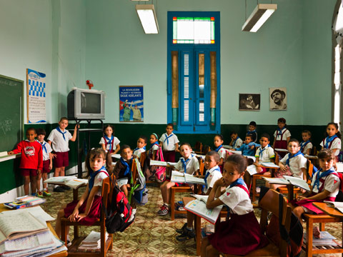 Escuela Primaria Angela Landa, Old Havana, Havana, Cuba. Year 2, Mathematics. November 30th, 2011.